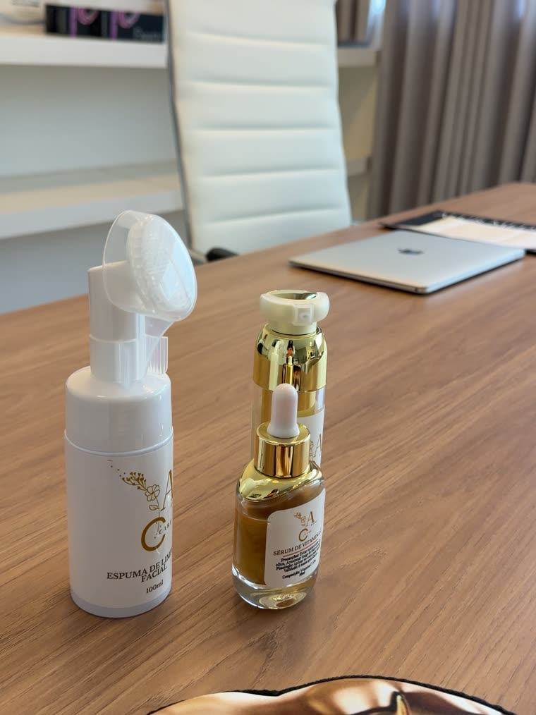 Linha de produtos de cuidado facial da Dra. Adriane